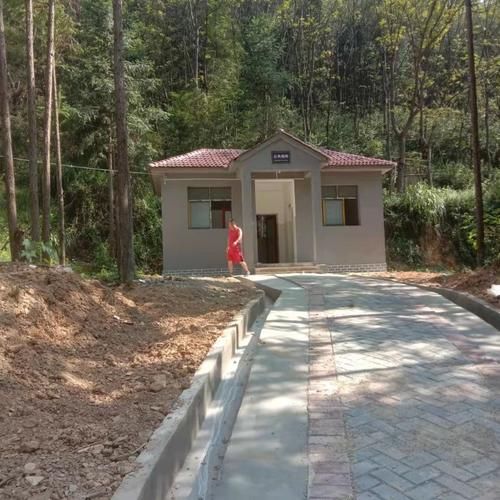 夏日小公园厕所定位下载安卓 实时导航到最近卫生间