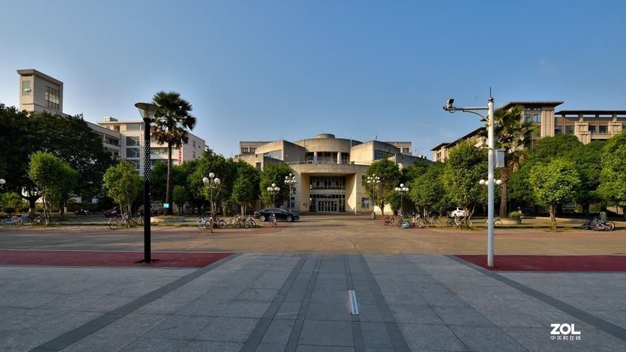大学时光安卓汉化版评测 这款校园游戏值得下载吗