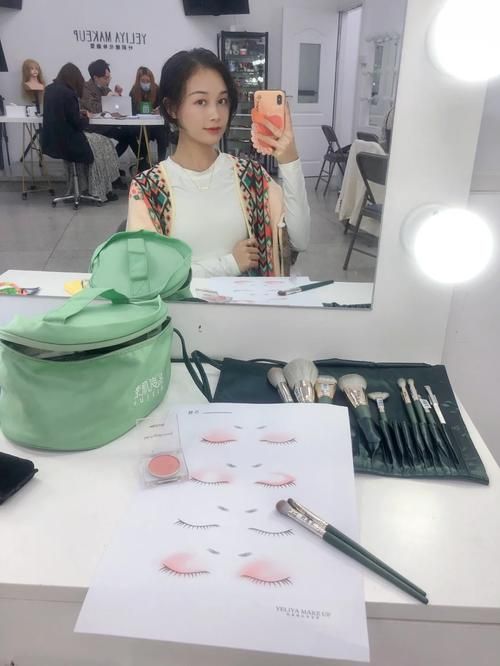 女学生鉴别学最新发现 这些细节暴露真实身份