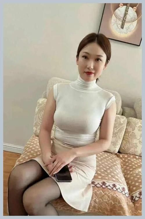 嫂子秘事游戏官网剧情解析与角色介绍