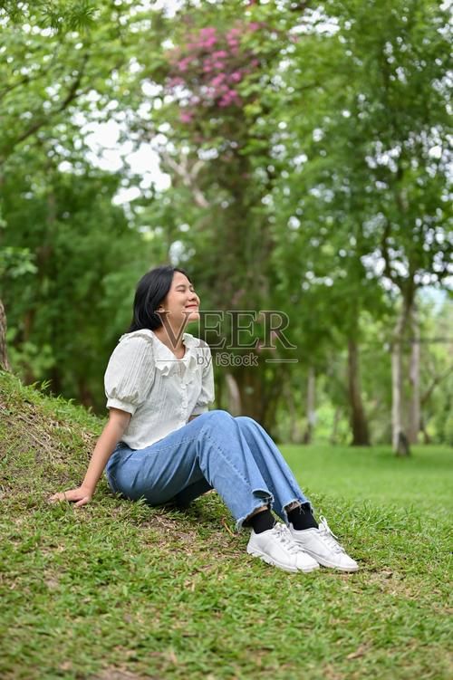 宁静草地更新地址最新链接一键直达