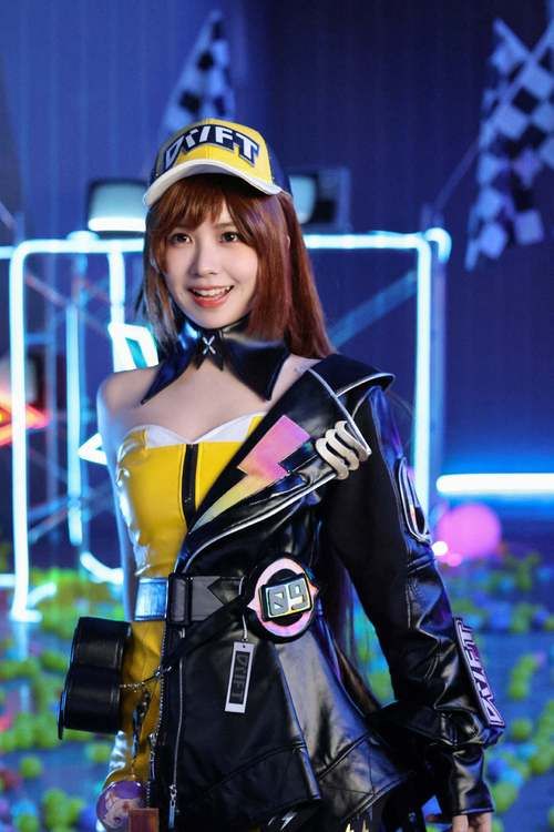 对妻子进行cosplay指导官方网站打造完美造型的秘诀