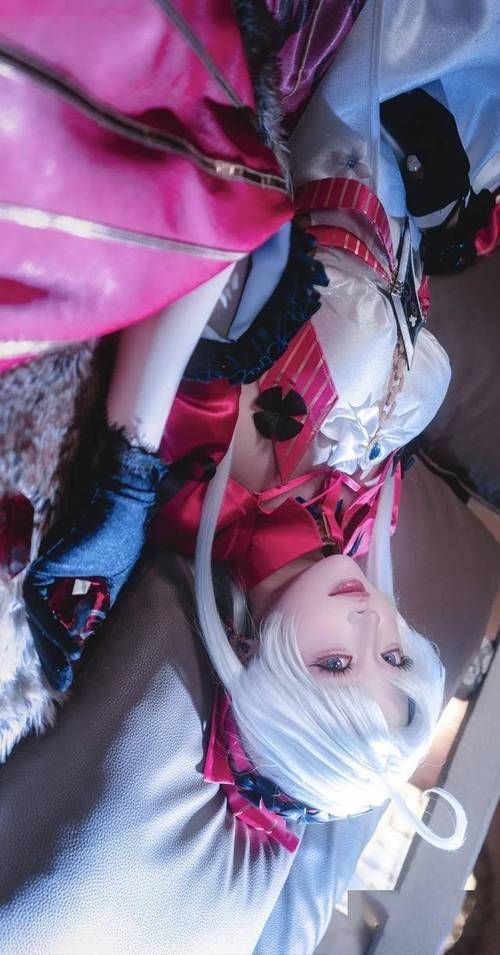 对妻子进行cosplay指导游戏官网服装搭配指南