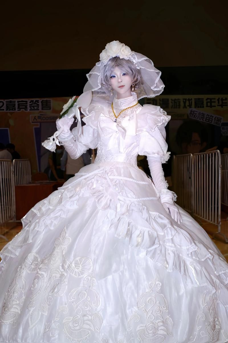 对妻子进行cosplay指导游戏官网服装搭配指南